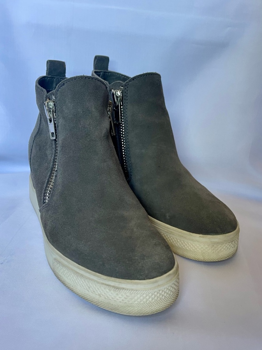 Steve Madden Double Zipper Hidden Wedge Sneaker Bootie Sz 8.5M